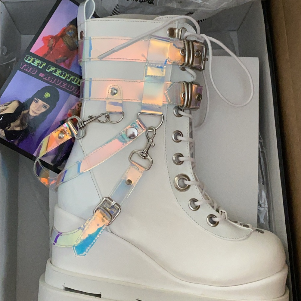 Demonia Platforms